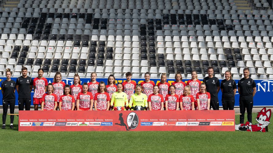 SC Freiburg  2018/2019  Frauen Mannschaftskarte nicht signiert 393084 